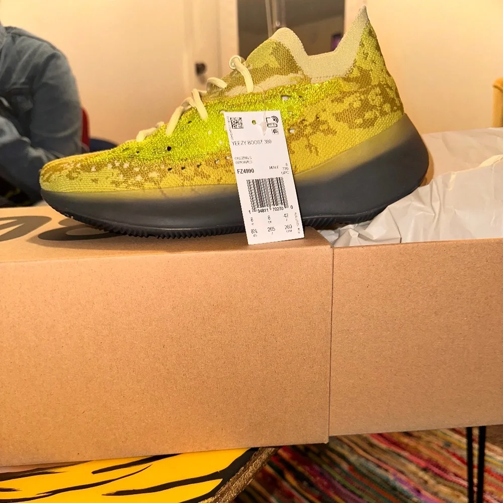 Yeezy - Picture 1 of 1